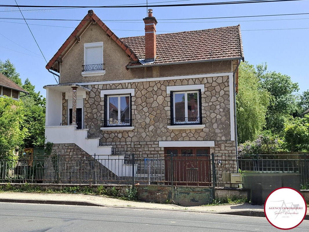 Maison à SAINT-AMAND-MONTROND