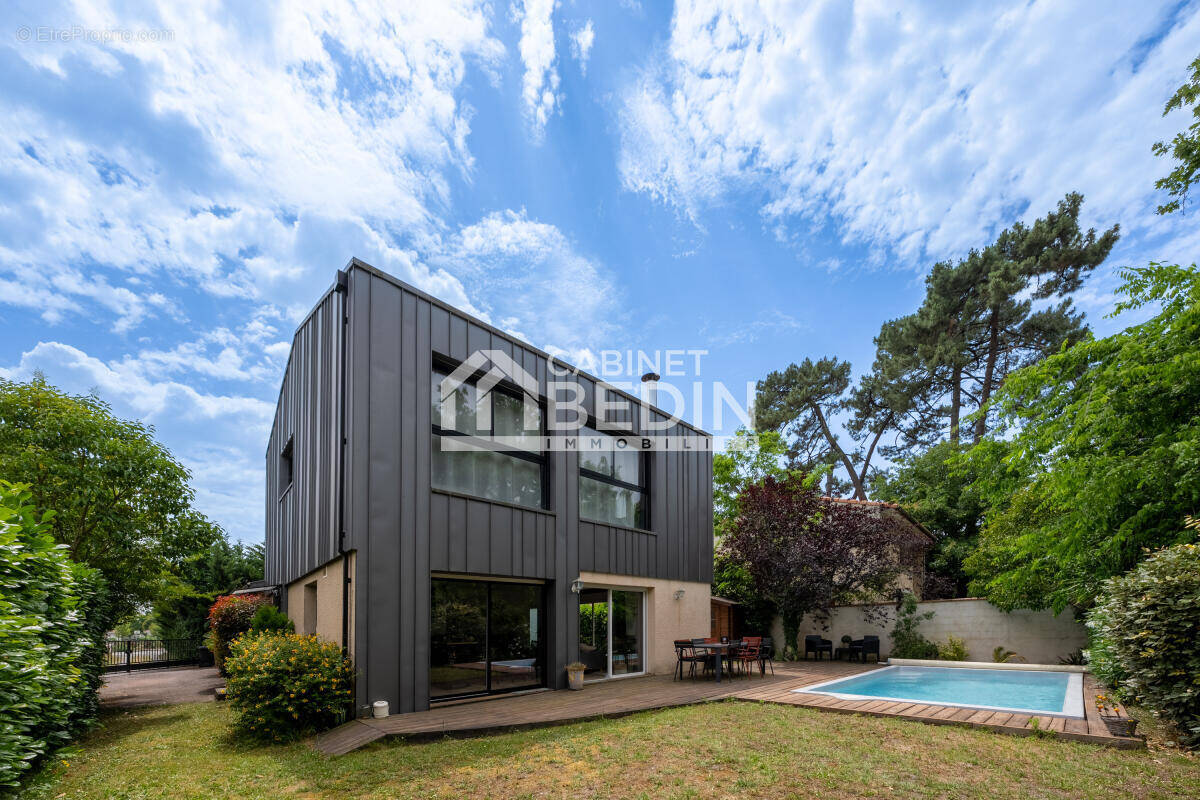 Maison à MERIGNAC