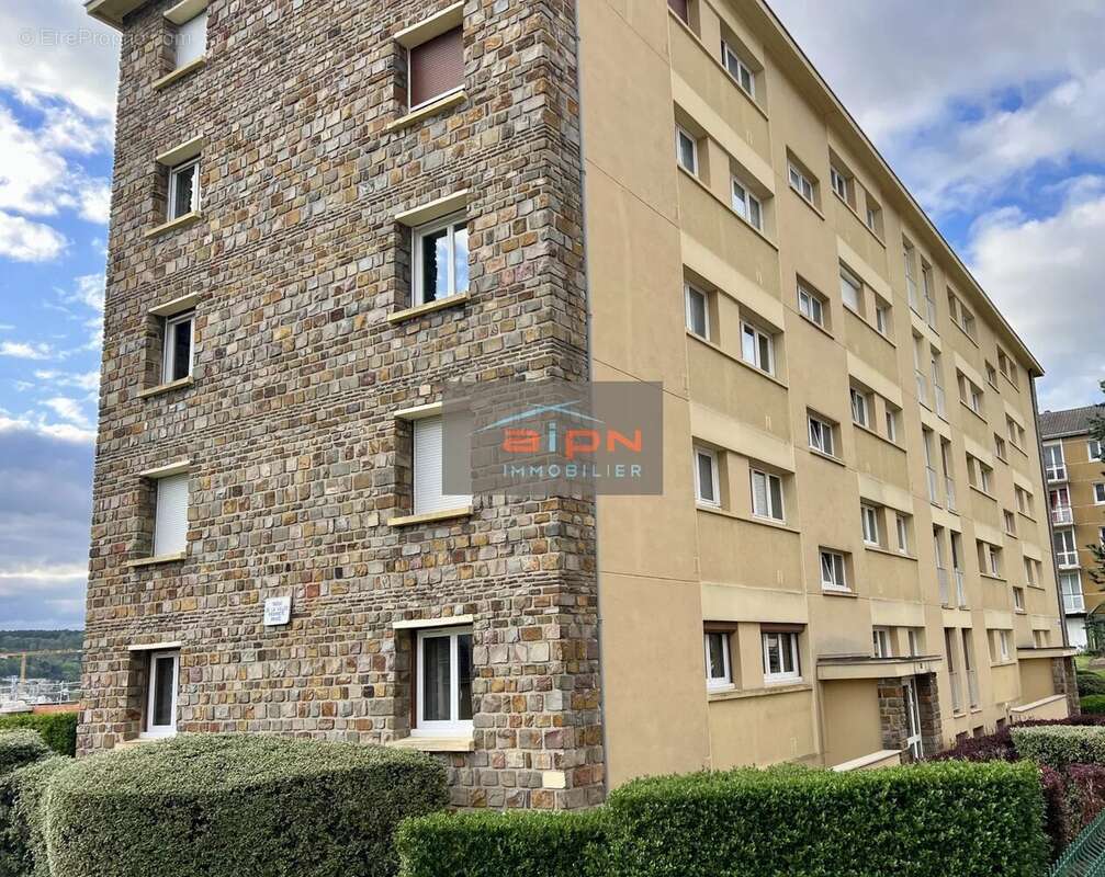 Appartement à PETIT-COURONNE