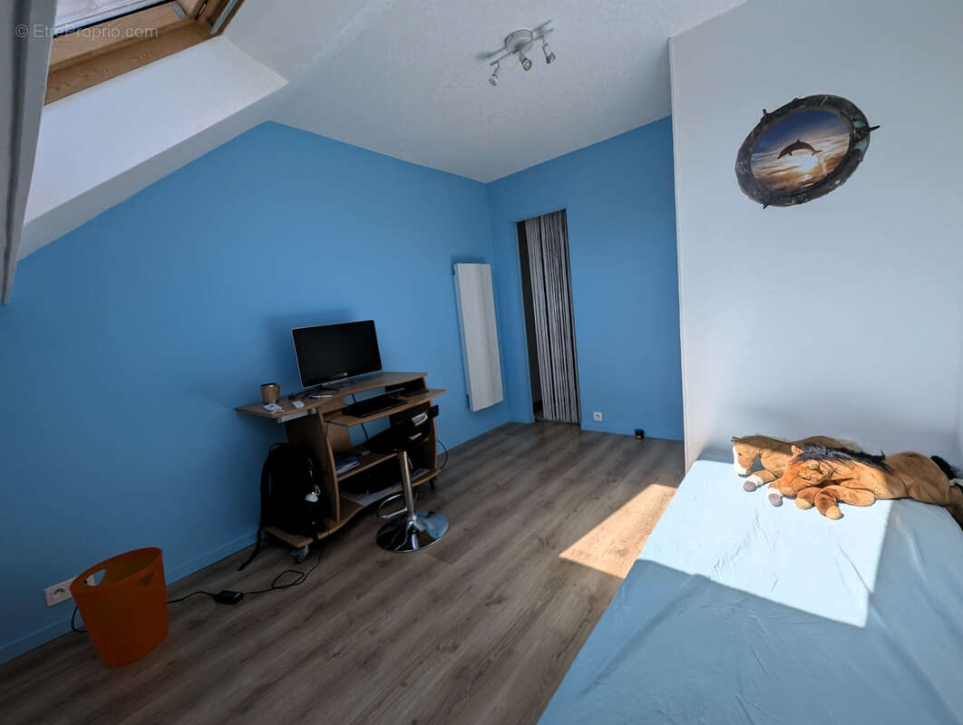 Maison à LA QUEUE-LES-YVELINES