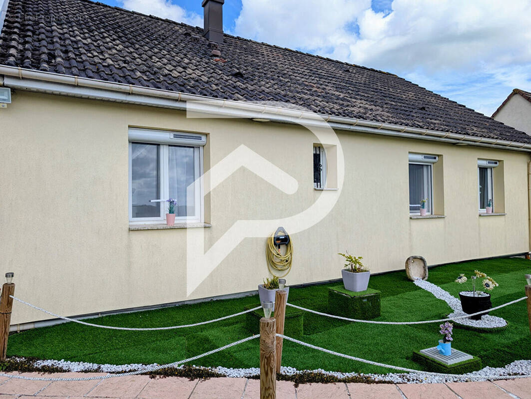 Maison à MERU