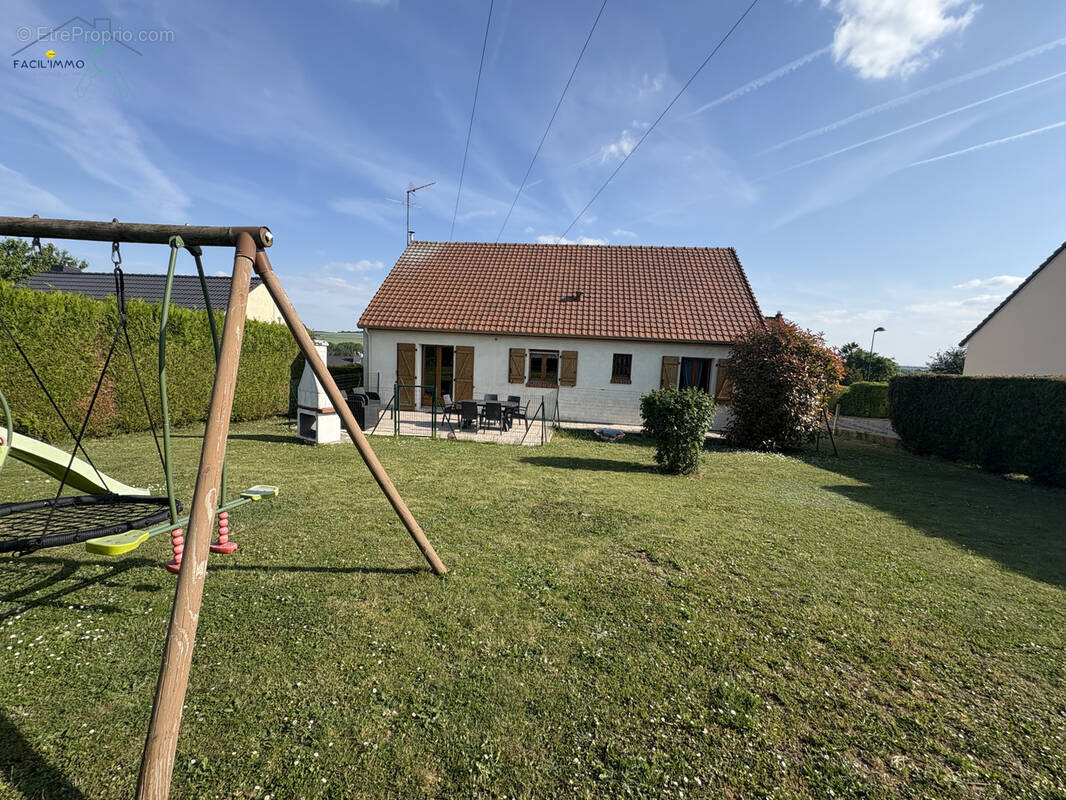 Maison à DOMART-EN-PONTHIEU