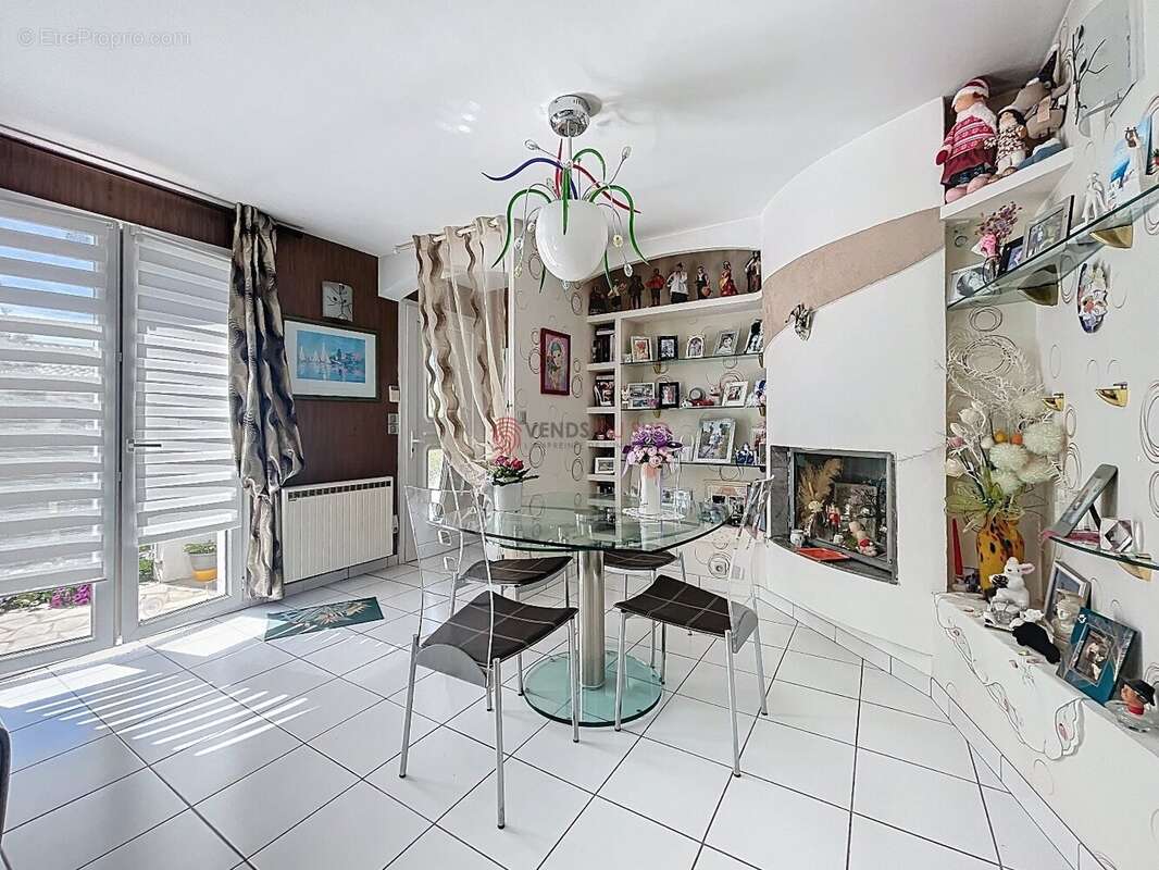 Maison à MONTADY