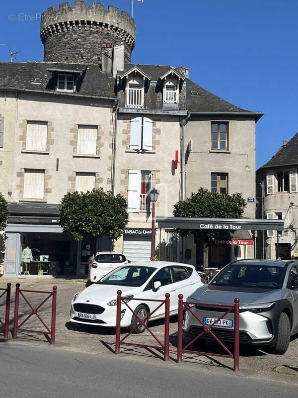 Maison à ALLASSAC
