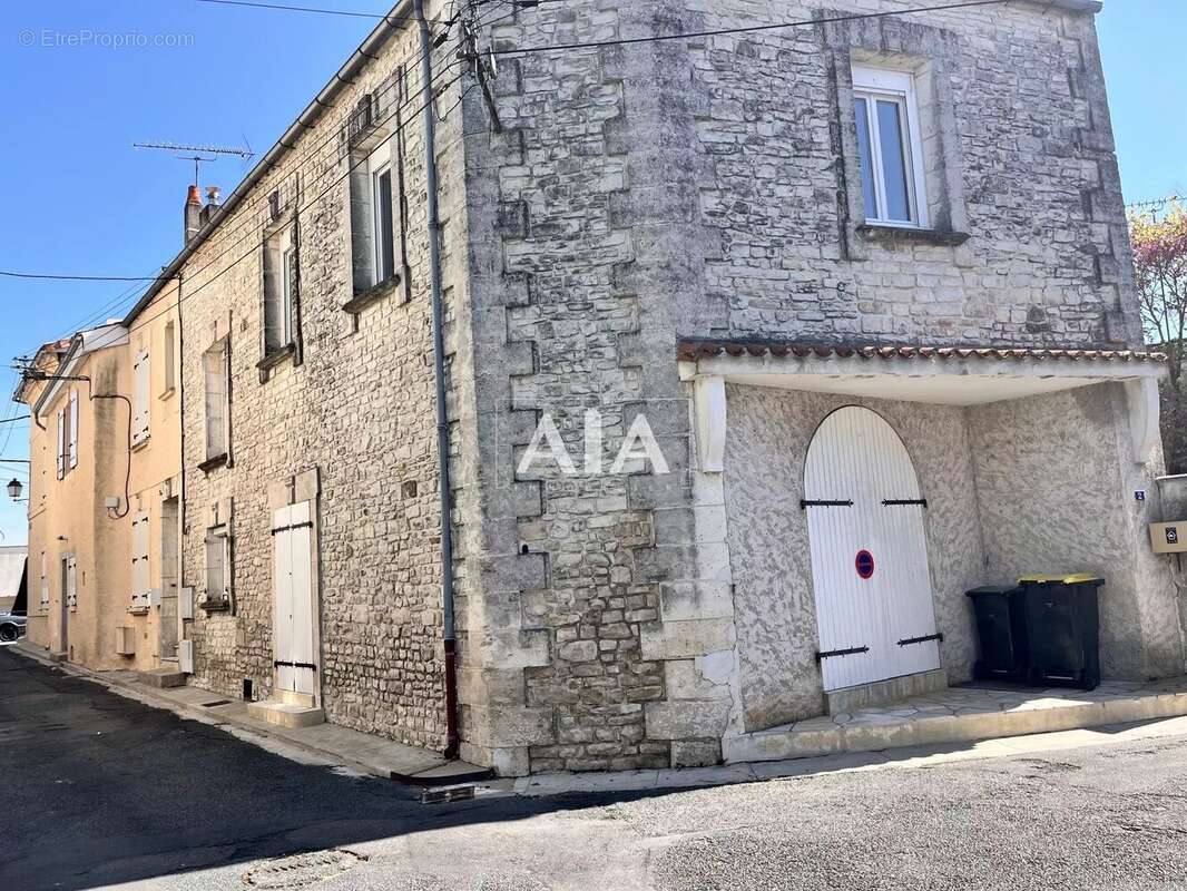 Appartement à MAINE-DE-BOIXE
