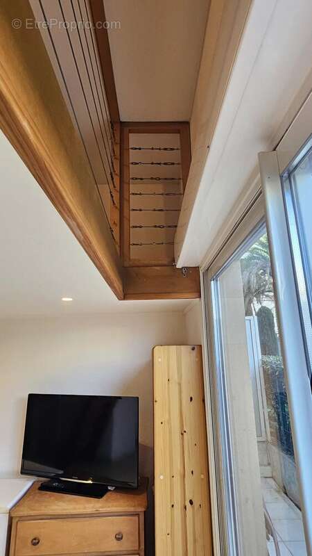 Appartement à SAINT-LAURENT-DU-VAR