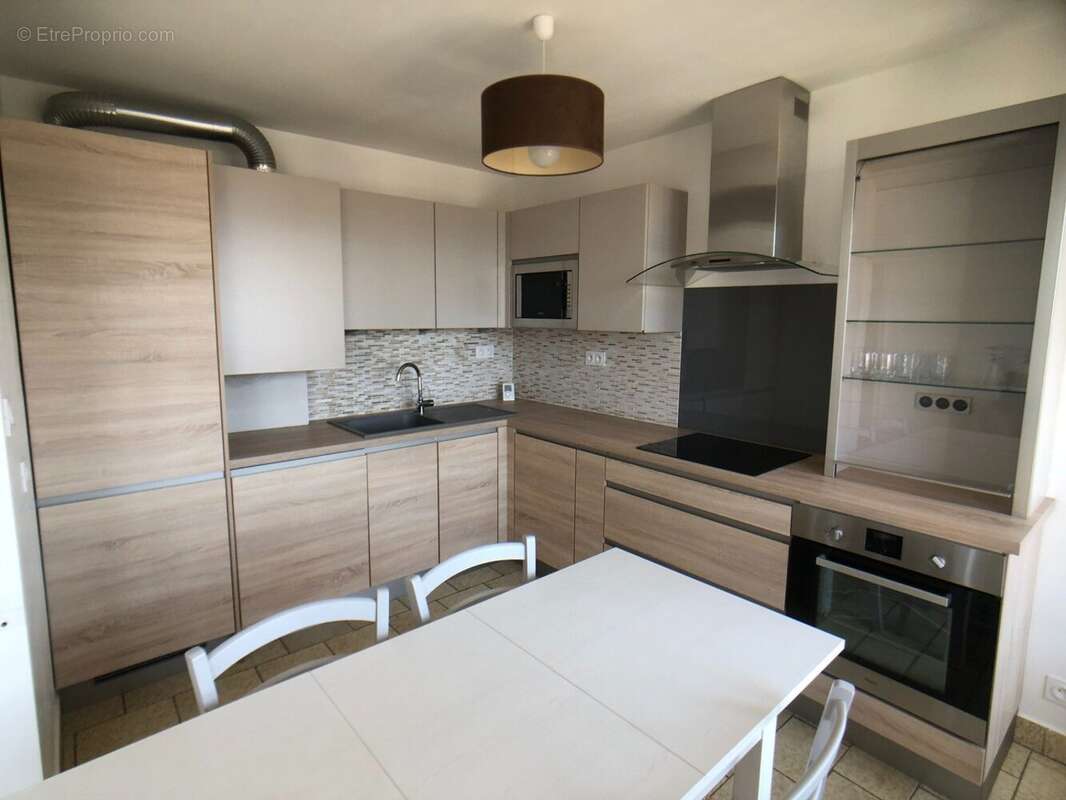 Appartement à MEYLAN