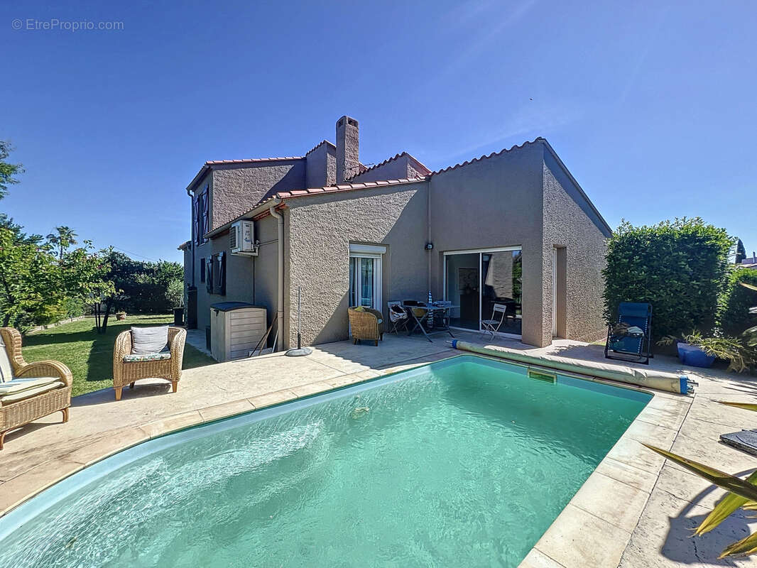 Maison à VILLELONGUE-DELS-MONTS