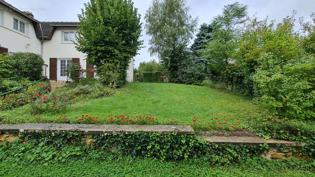 Maison à BURES-SUR-YVETTE