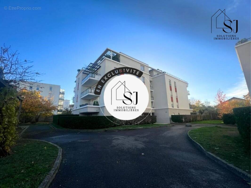 Appartement à DECINES-CHARPIEU
