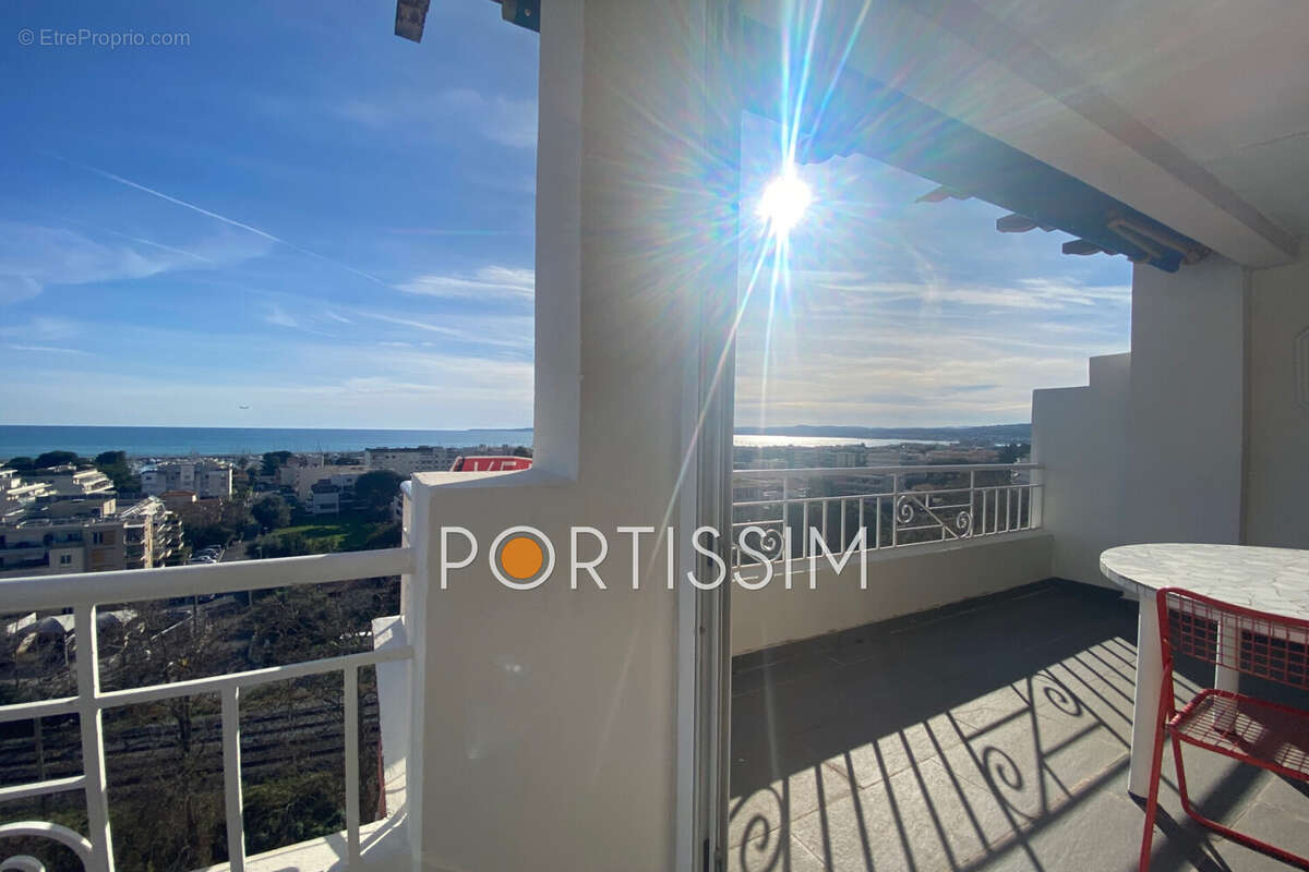 Appartement à SAINT-LAURENT-DU-VAR