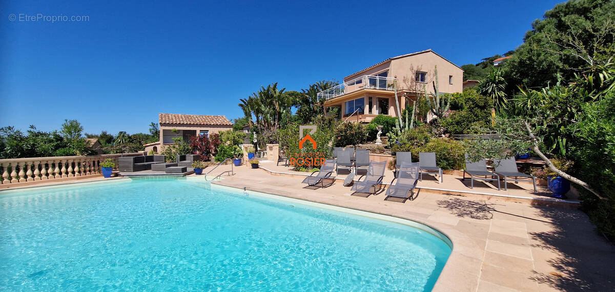 Maison à HYERES