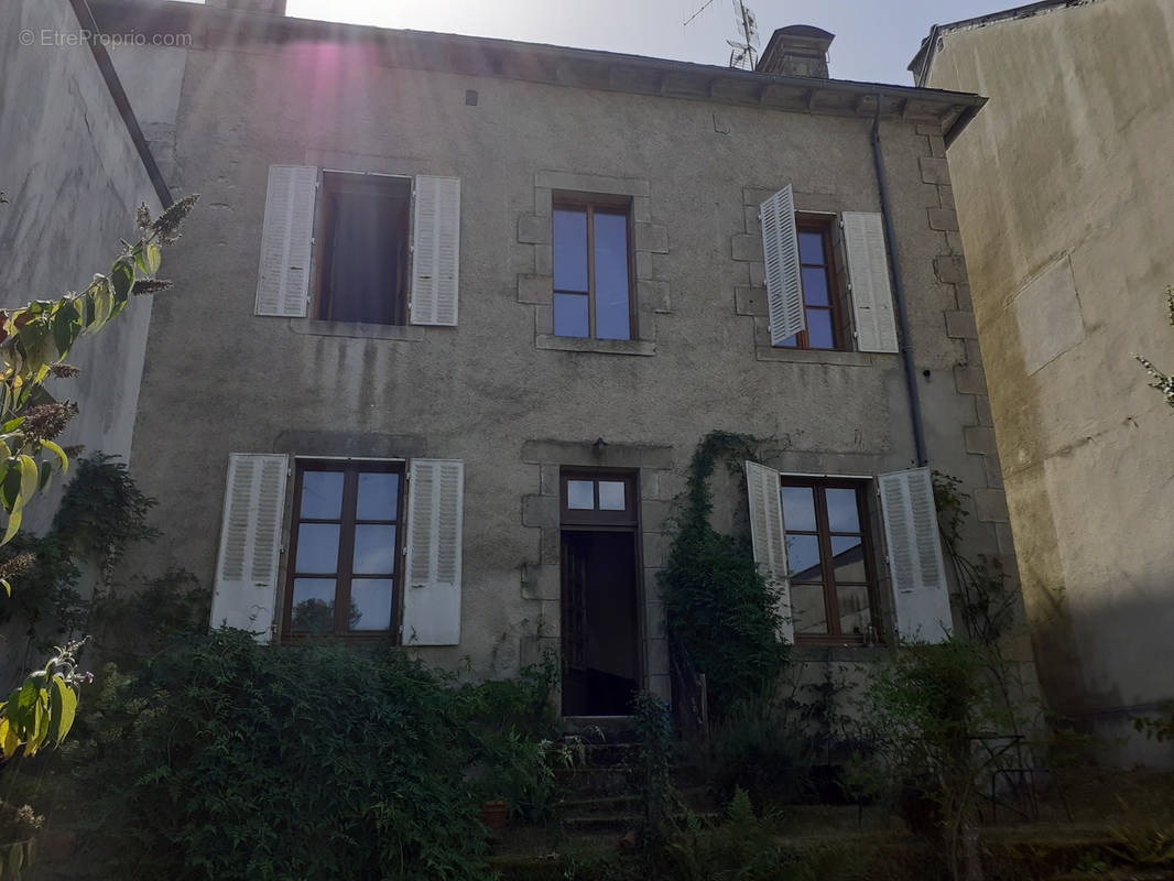 Maison à SAINT-PRIVAT