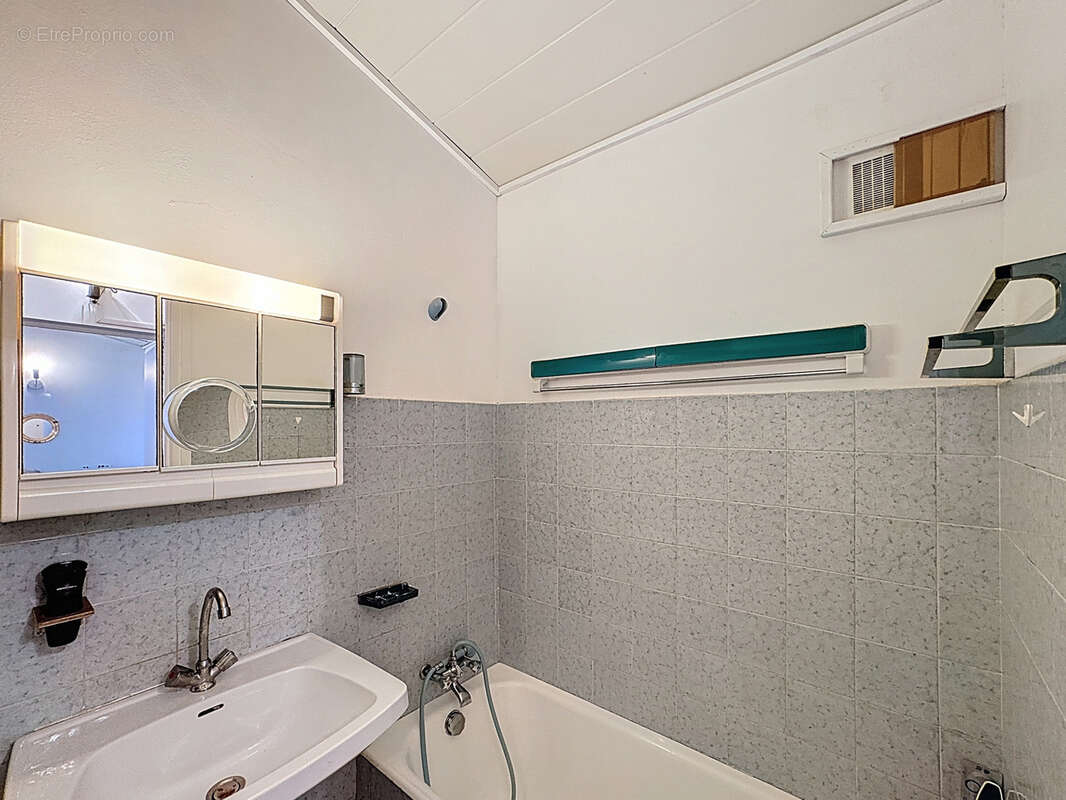 Appartement à SIX-FOURS-LES-PLAGES