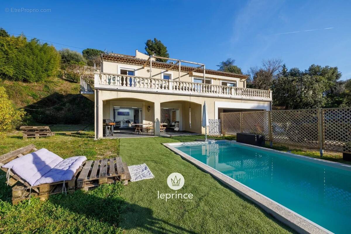Maison à LA GAUDE