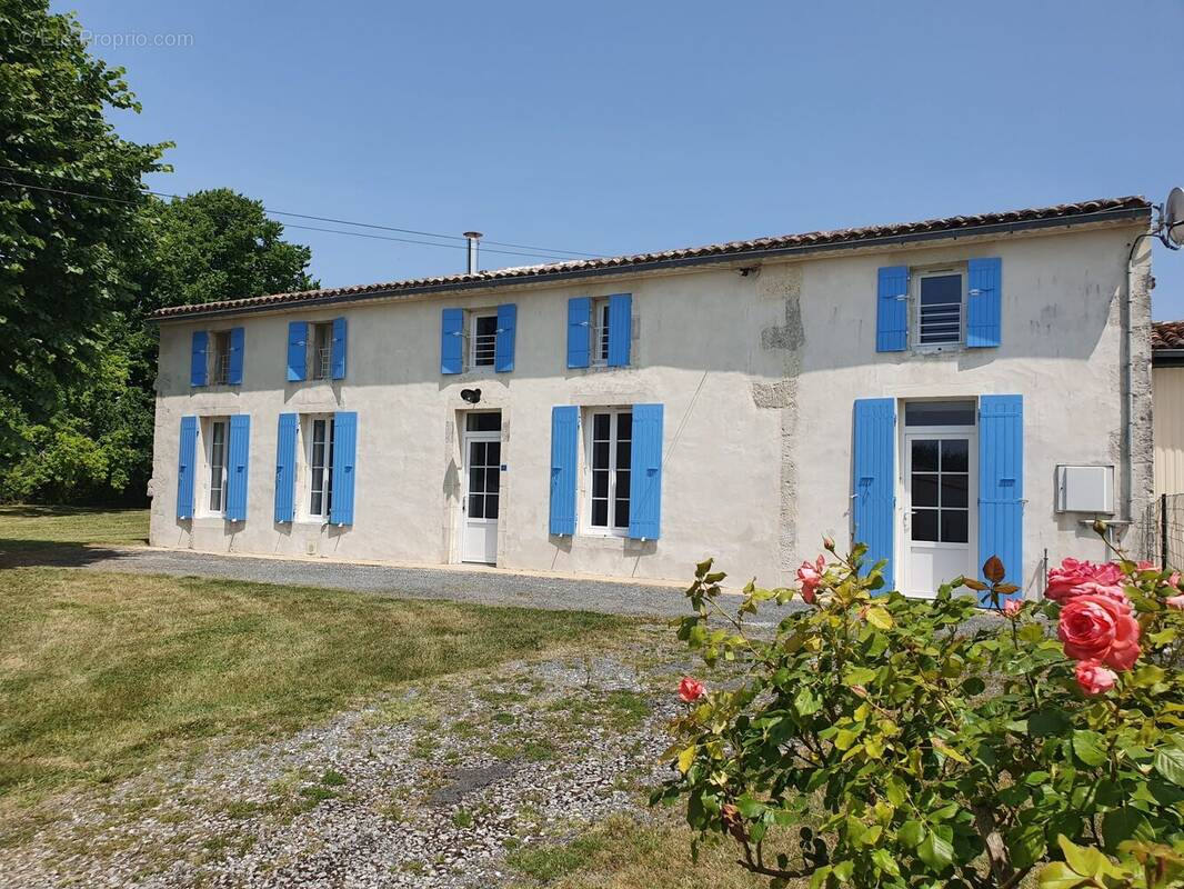 Maison à COZES