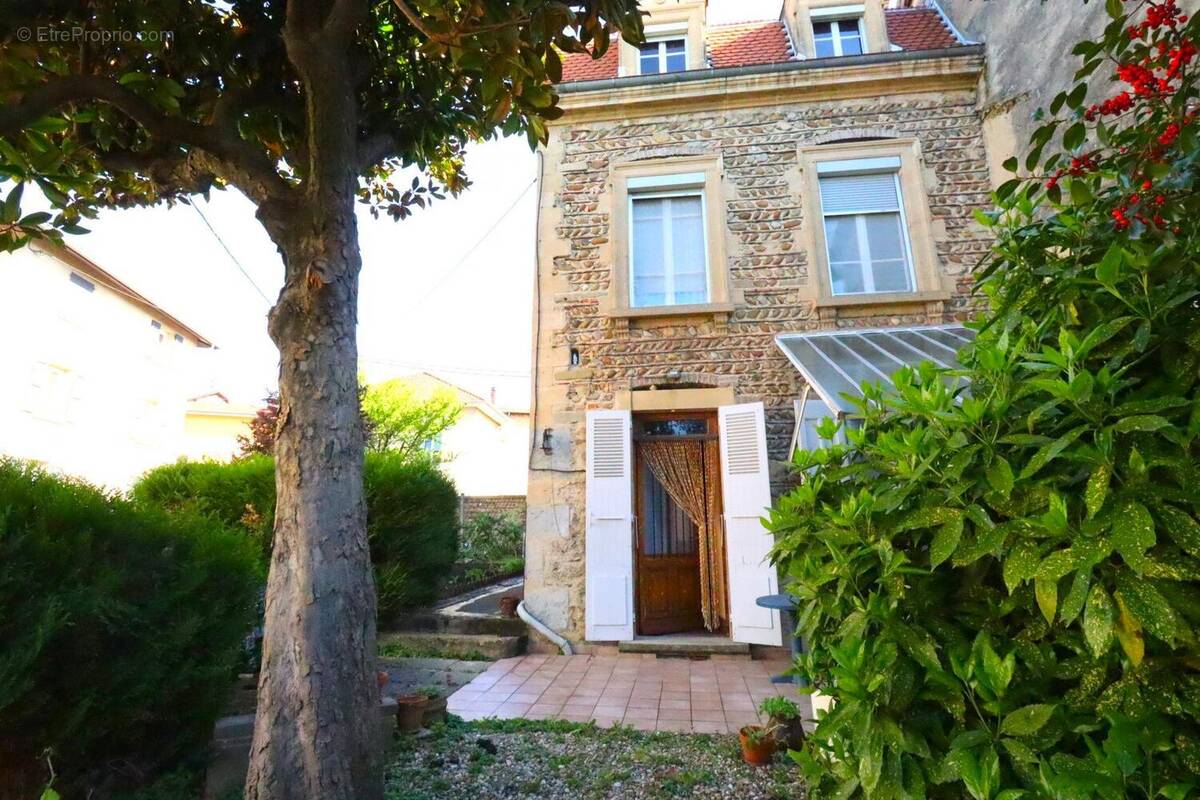 Maison à LA COTE-SAINT-ANDRE