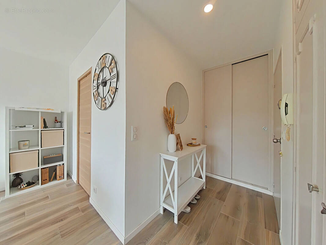 Appartement à FONTENAY-LE-FLEURY