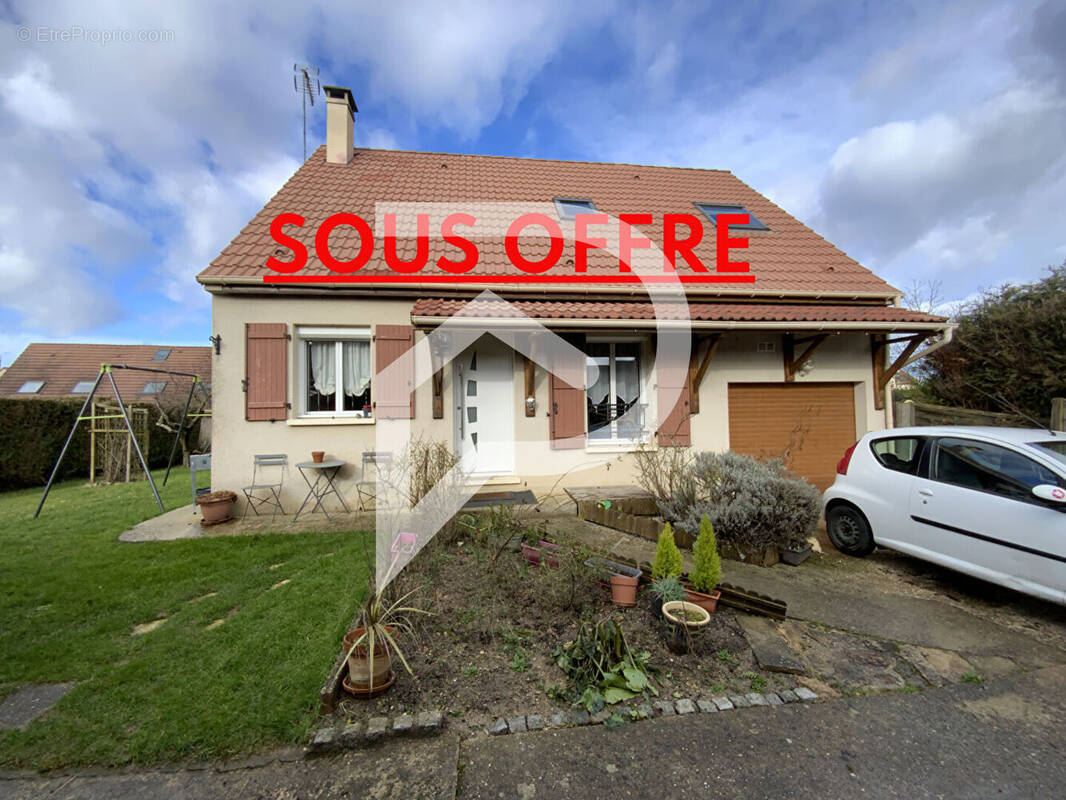 Maison à CHEVRY-COSSIGNY