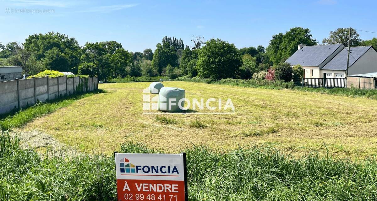 Terrain à DOL-DE-BRETAGNE