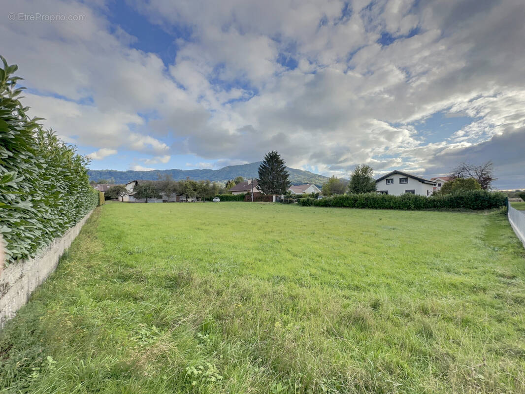 Terrain à BONS-EN-CHABLAIS