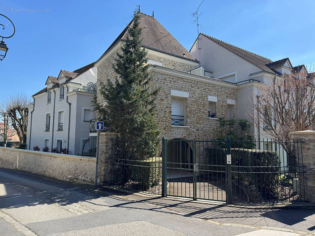 Appartement à SANTENY