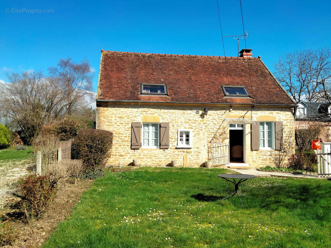 Maison à SAINT-BENIN-D&#039;AZY