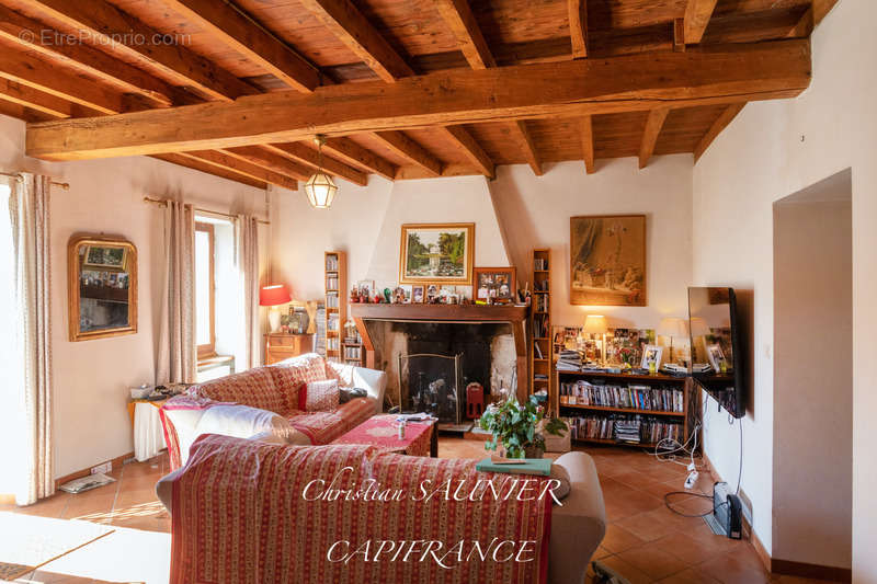 Maison à LA POMAREDE