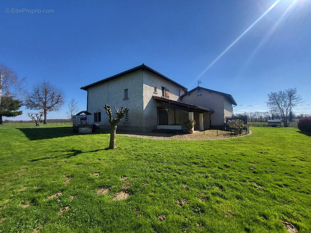 Maison à CHATILLON-SUR-CHALARONNE