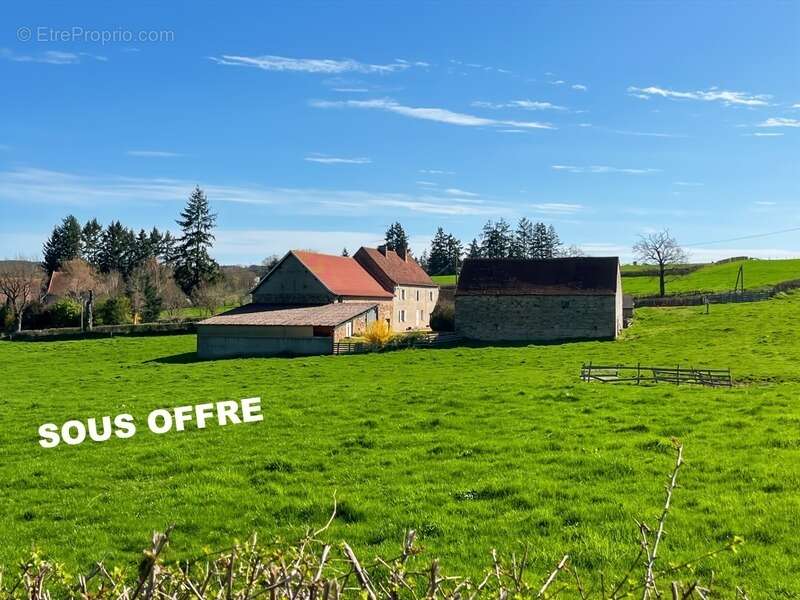 Maison à LA CLAYETTE