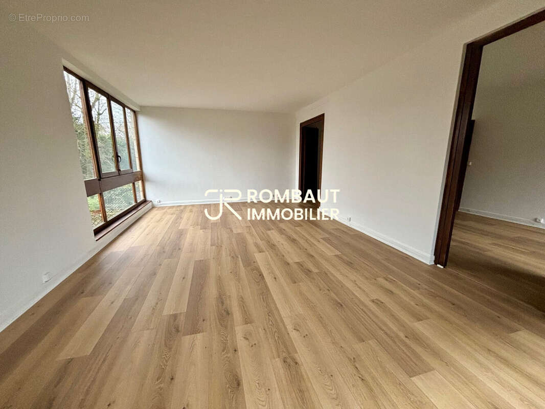Appartement à LA CELLE-SAINT-CLOUD