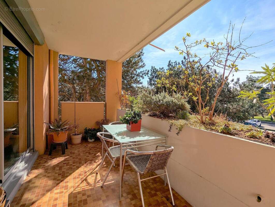   - Appartement à CALUIRE-ET-CUIRE