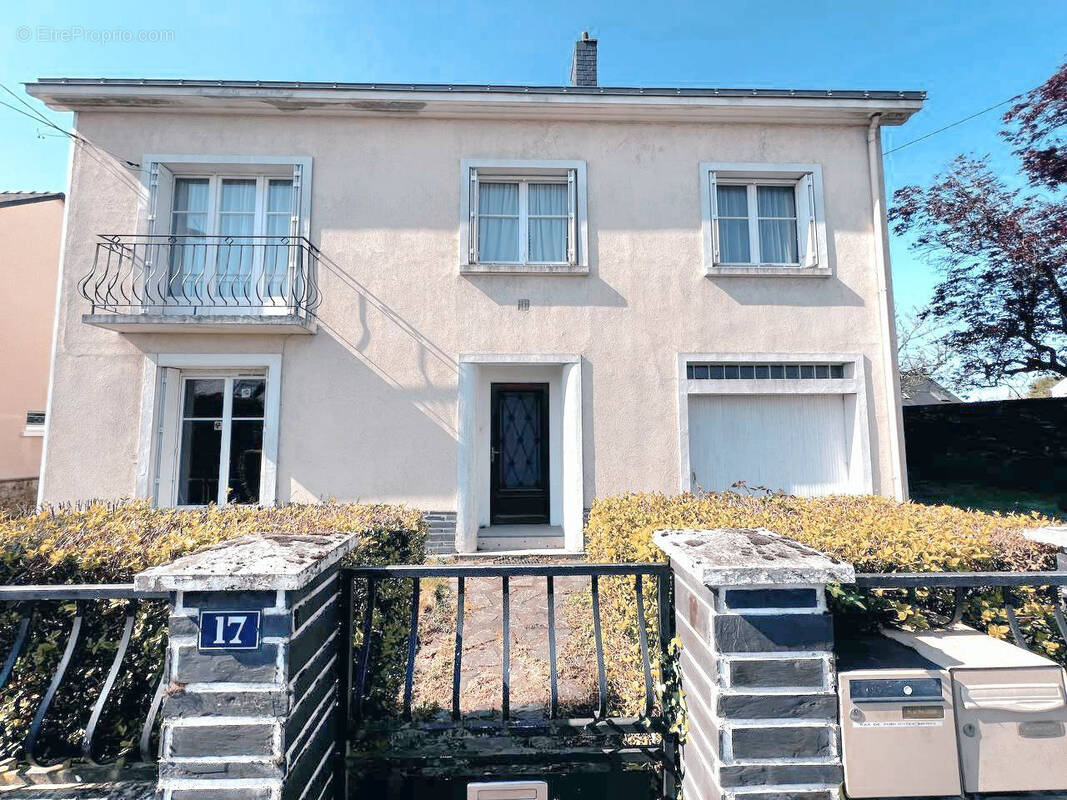 Maison à SAINTE-LUCE-SUR-LOIRE