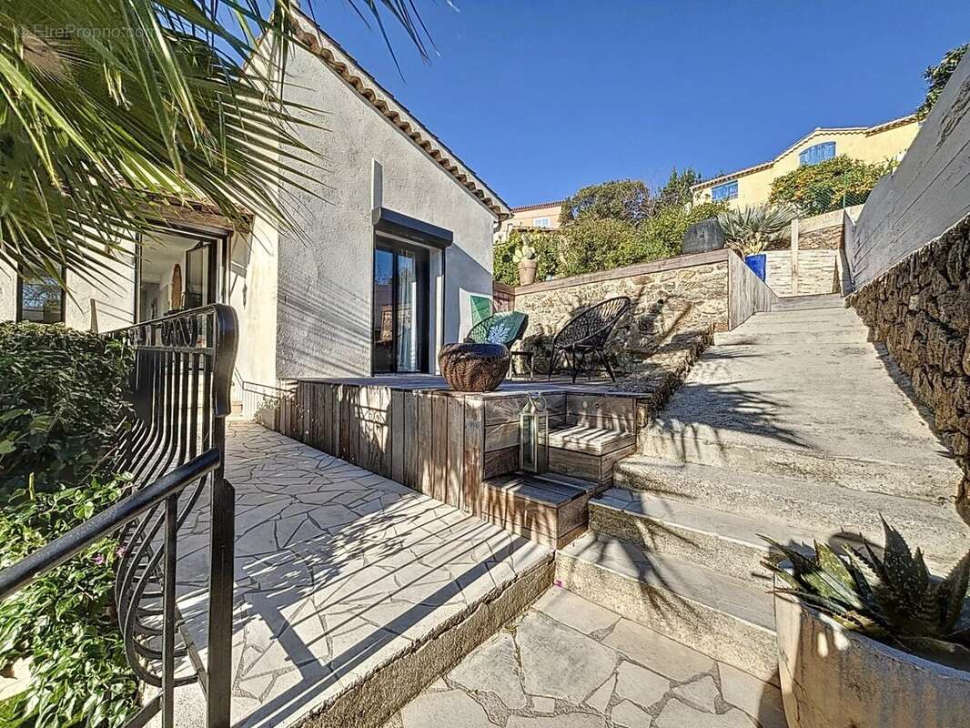 Maison à VALLAURIS