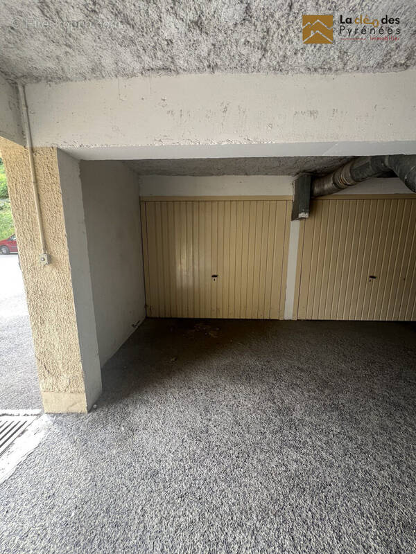 Parking à SAINT-LARY-SOULAN