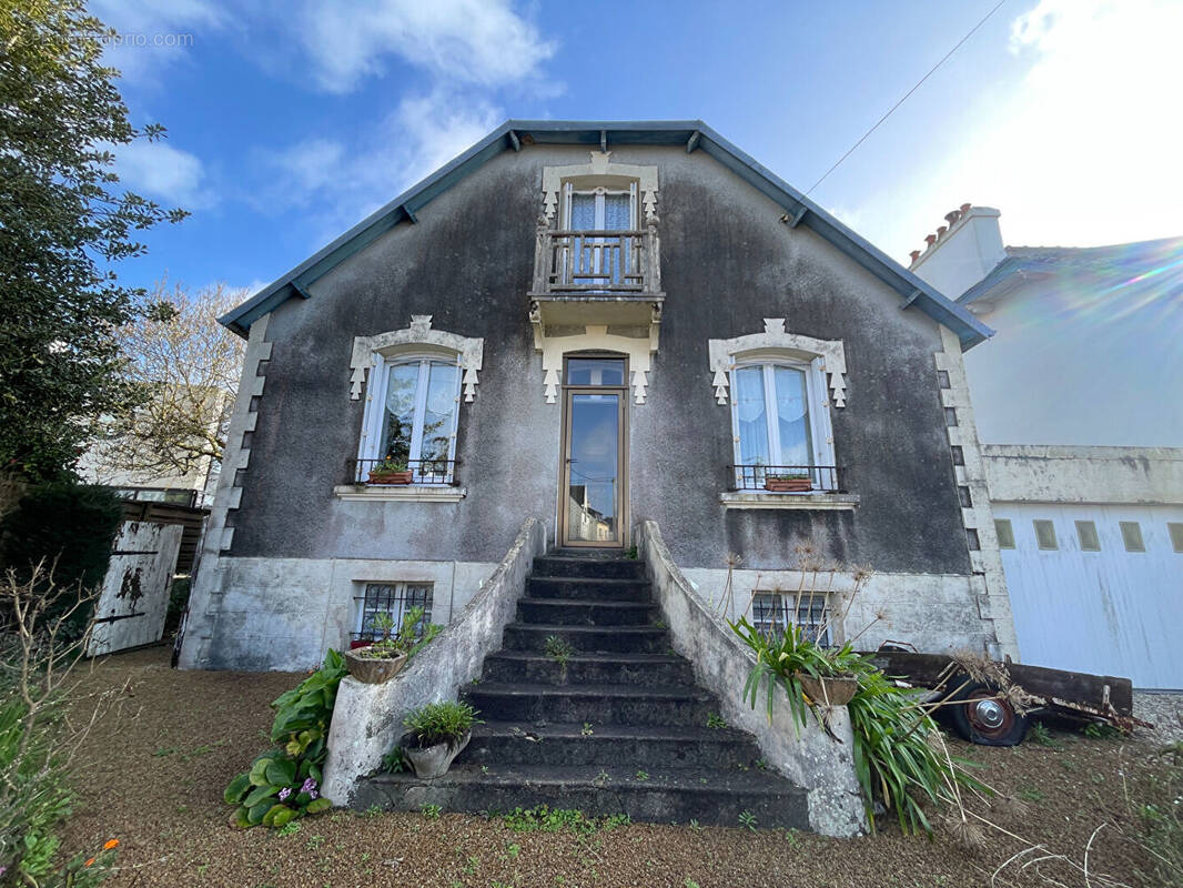 Maison à LE RELECQ-KERHUON