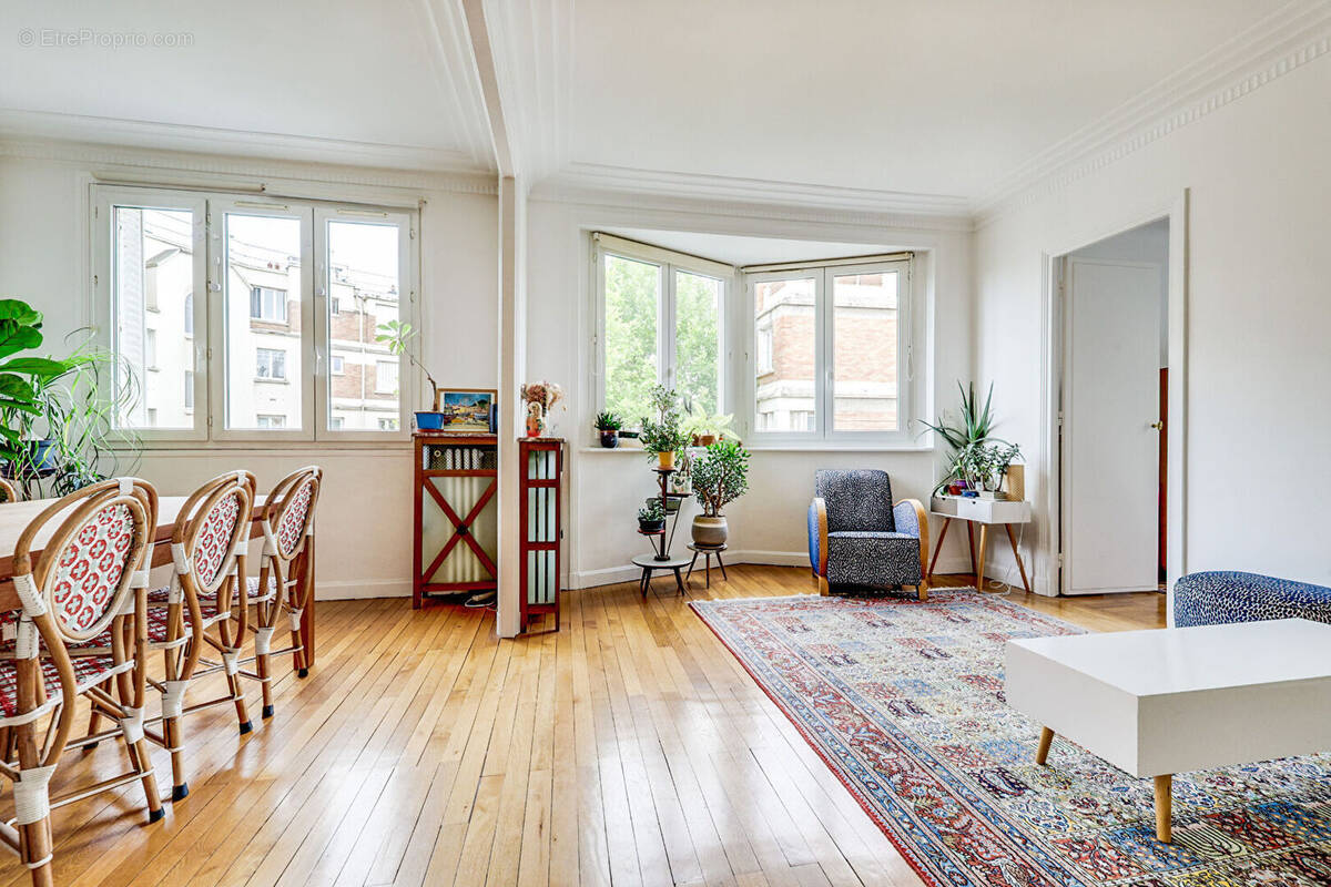 Appartement à PARIS-14E