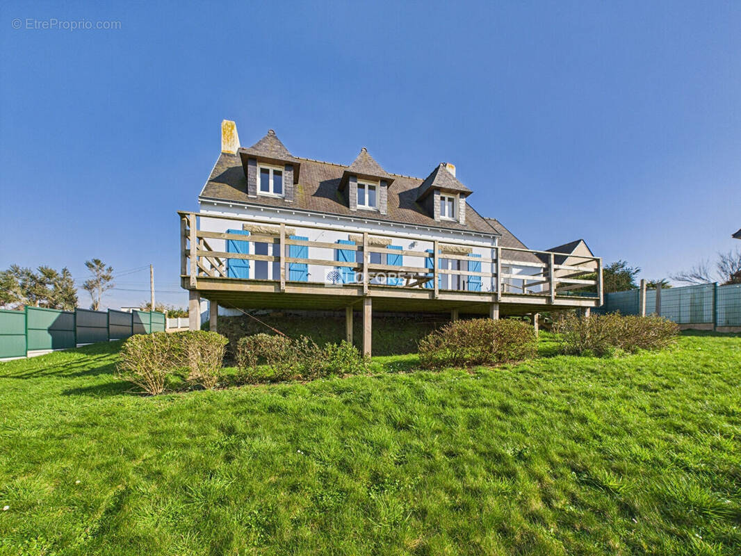 Maison à PLOMODIERN