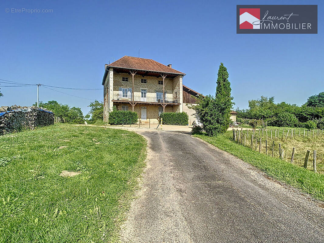 Maison à PONT-DE-VAUX