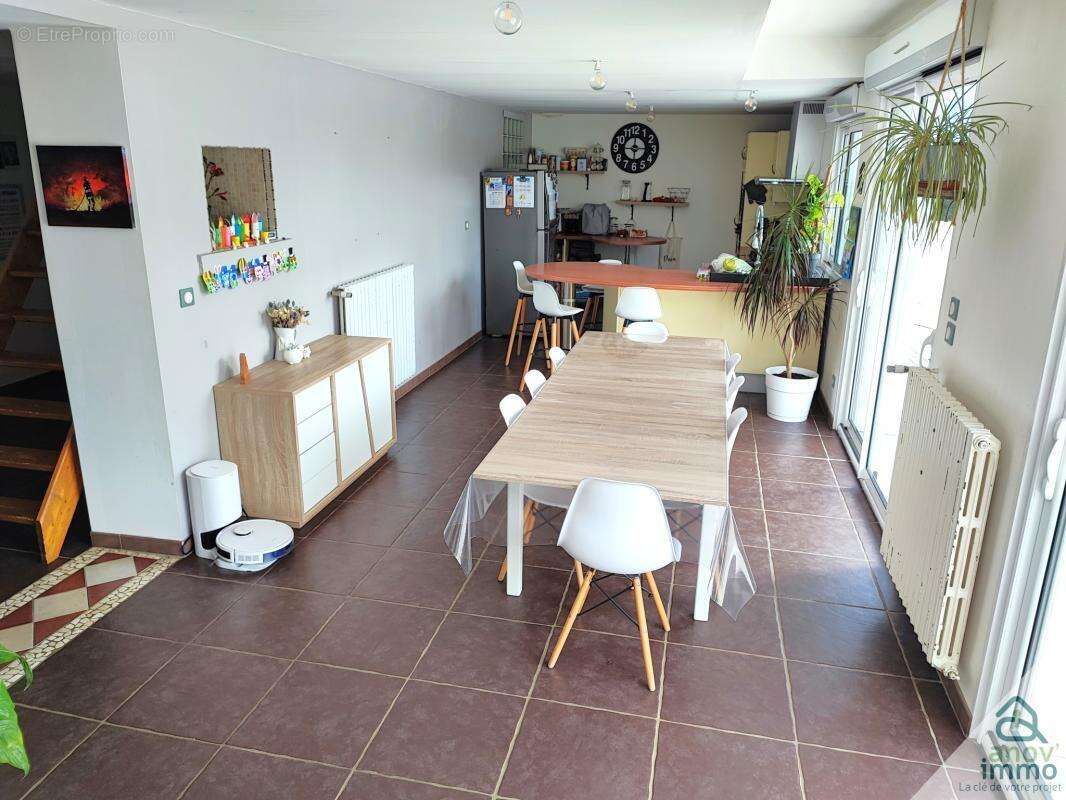 Maison à CHARROUX