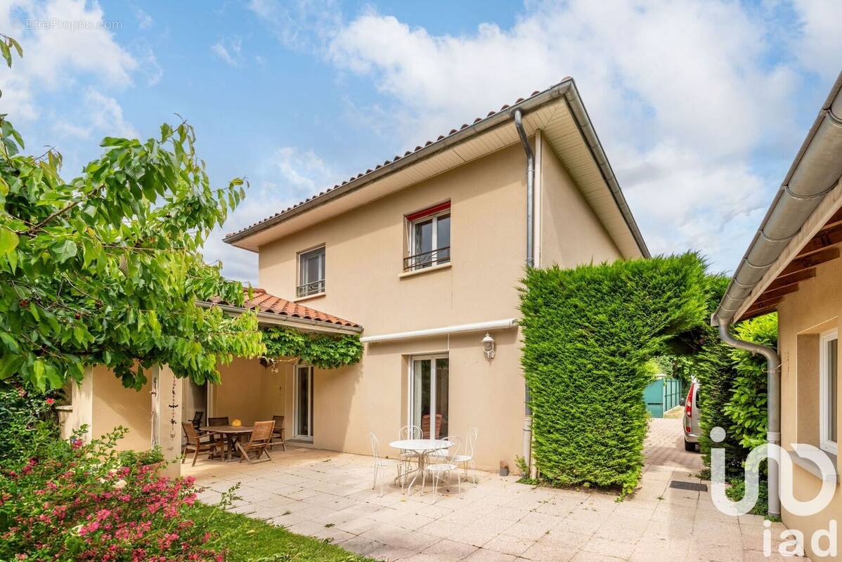 Photo 1 - Maison à BRON