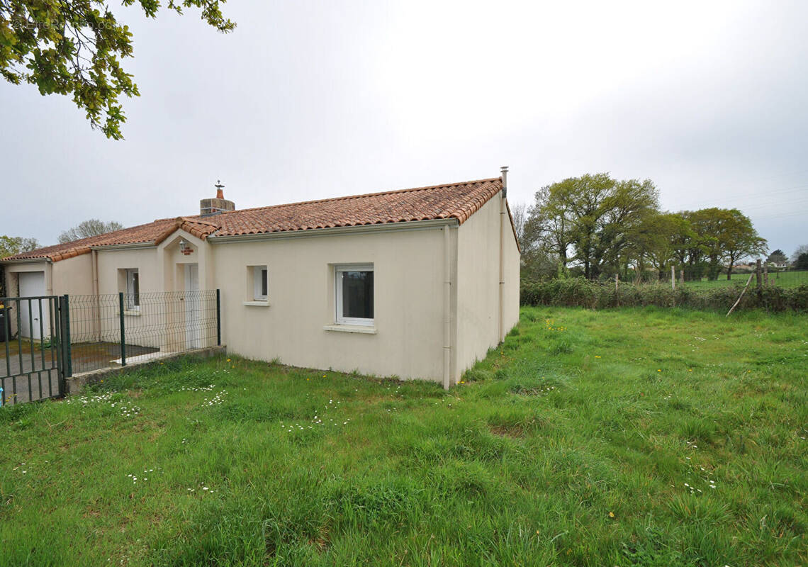 Maison à FROSSAY