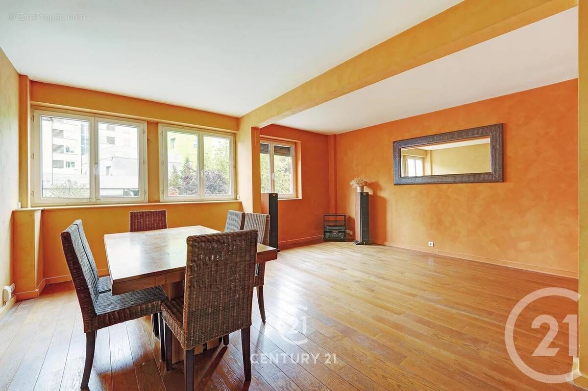 Appartement à PARIS-15E