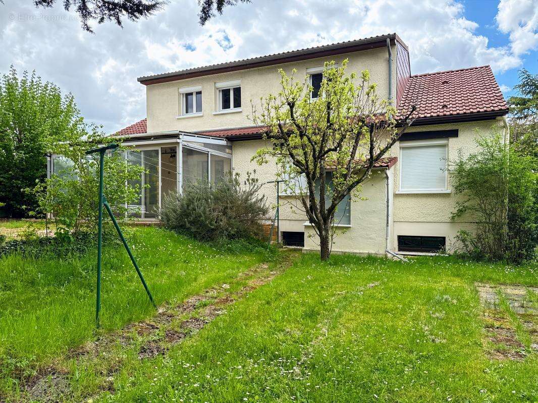 Maison à FLEURY-LES-AUBRAIS