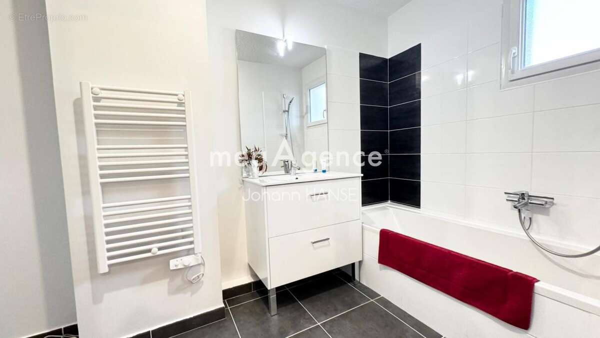 Appartement à COGOLIN