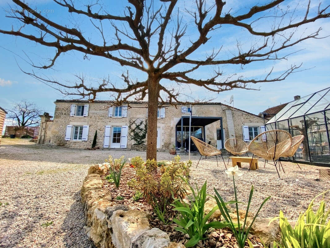 Maison à CHAMPMILLON