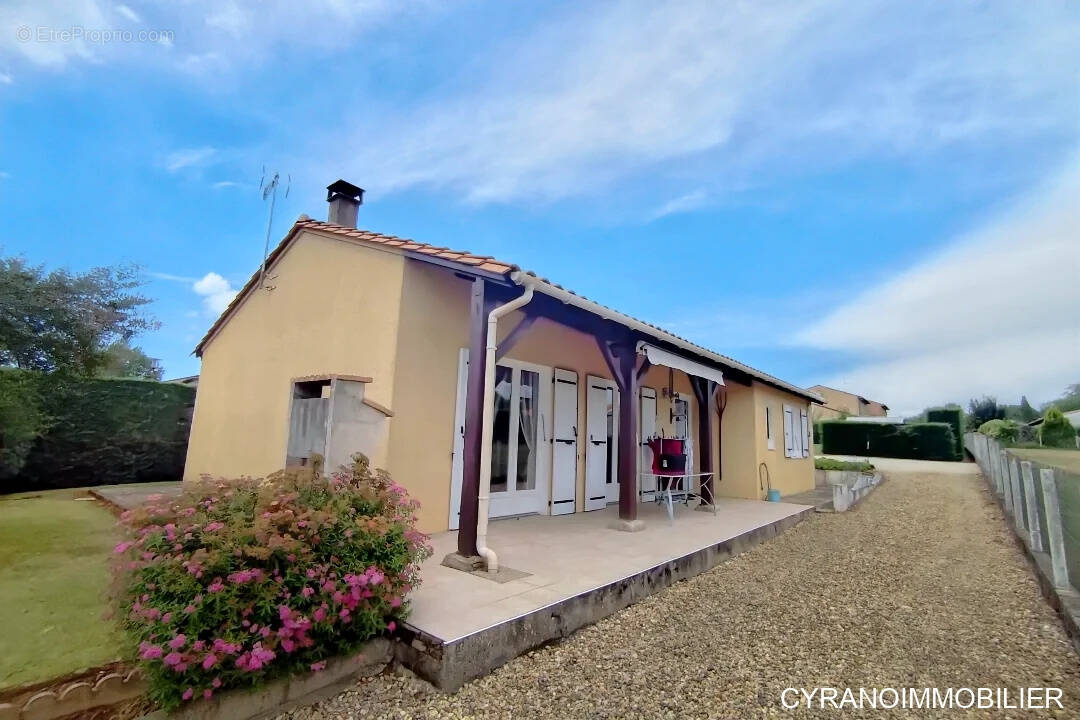 Maison à CREYSSE