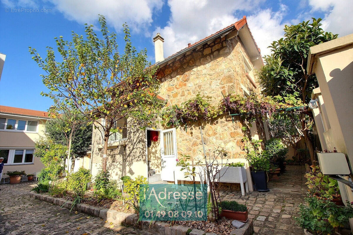Appartement à L&#039;HAY-LES-ROSES