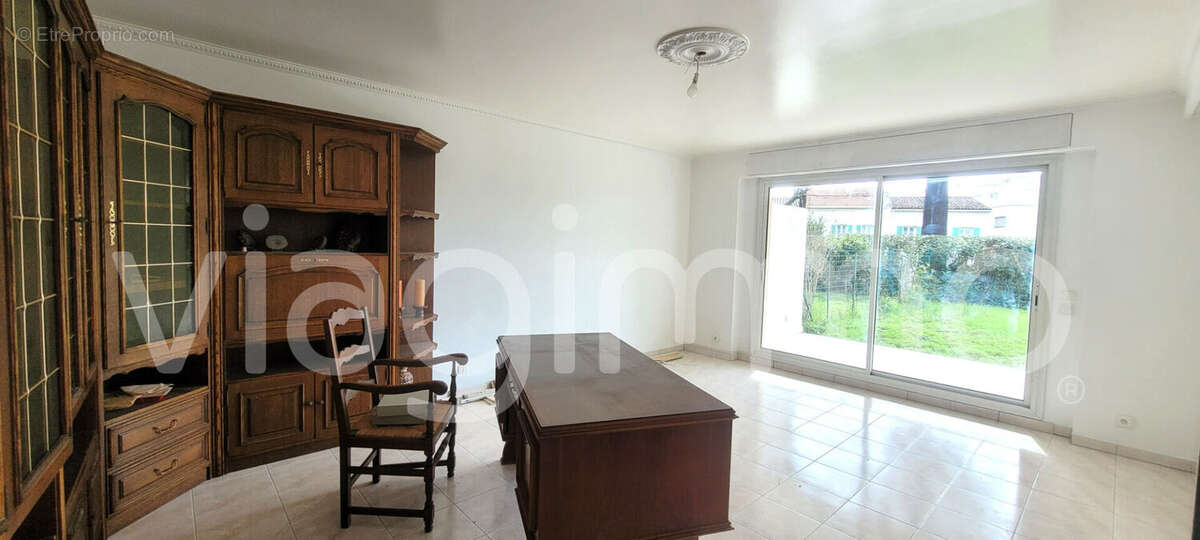 Appartement à VALLAURIS