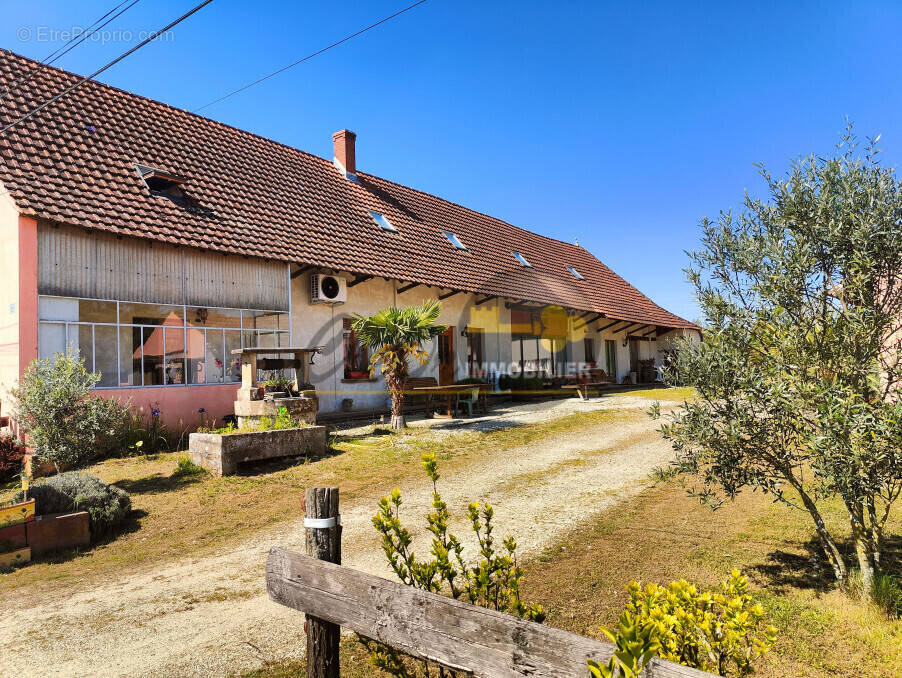Maison à LA CHAPELLE-SAINT-SAUVEUR